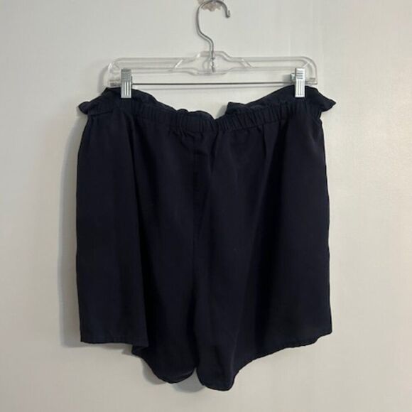 H & M Navy Blue 100% Lyocell pull on shorts, size 16 - Picture 2 of 4